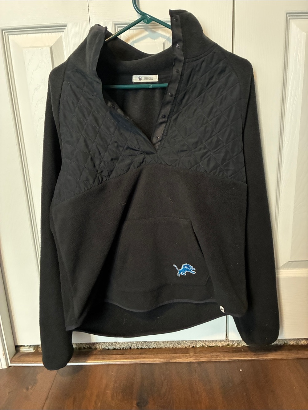 Black Quilted-Panel Pullover Sweater with Detroit Lions Team Logo